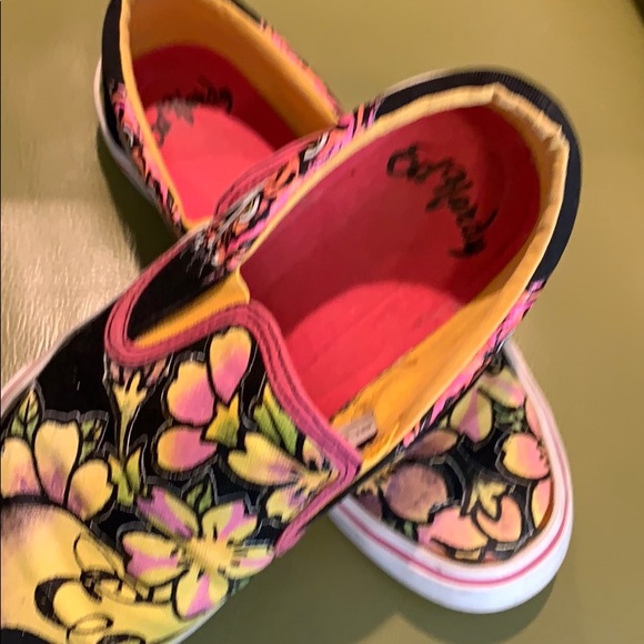 slip-on shoes.Yellow and hot pink canvas upper - Picture 6 of 8